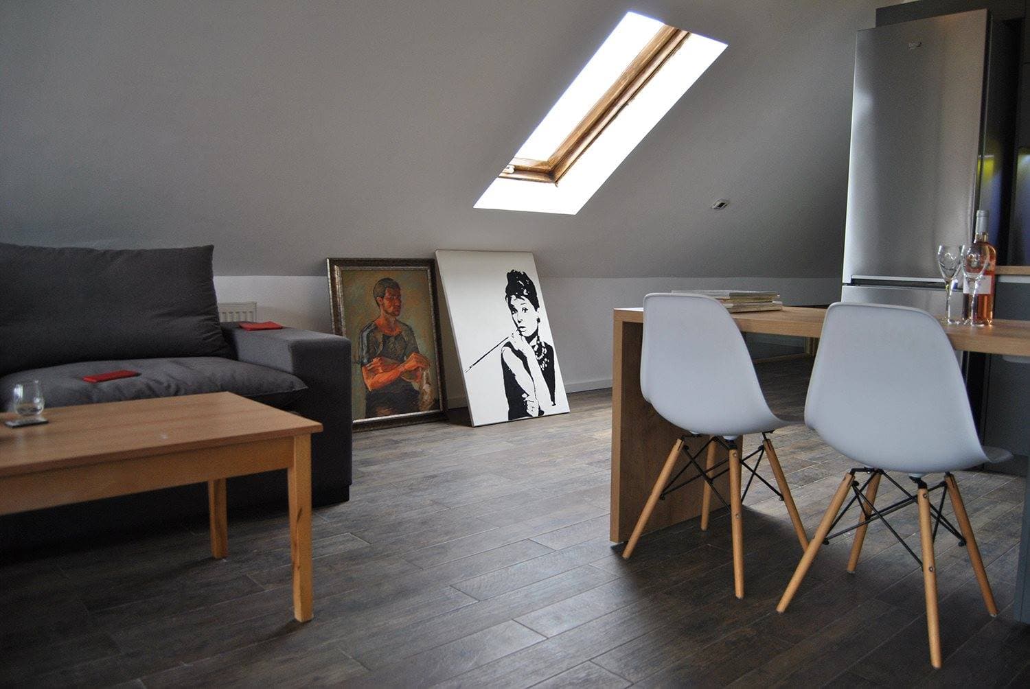 Design interior mansarda - Amenajare living, bucatarie Cluj-Napoca